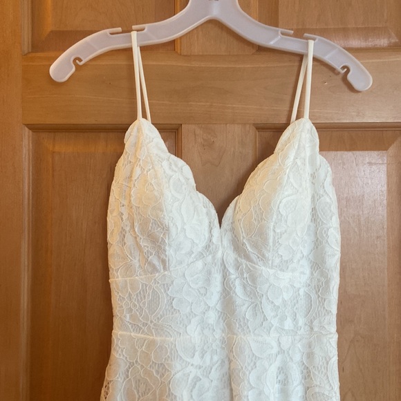 DB Studio High-Low Ivory Lace Dress with Spaghetti Straps and Pockets - Size 2 - Picture 5 of 9